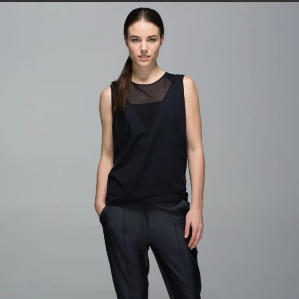 🍋Like New Lululemon Plank Tank - Picture 3 of 10